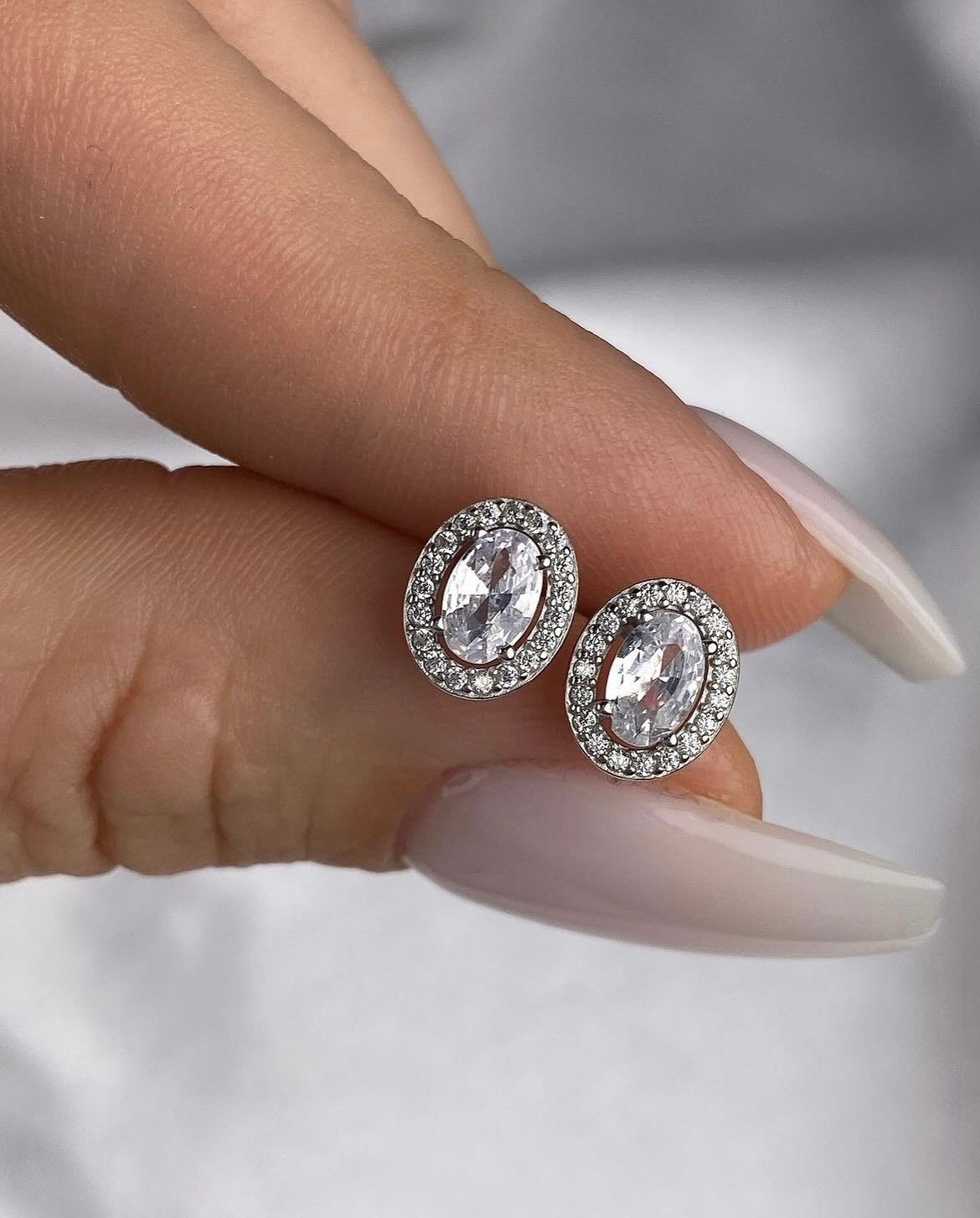 Oval Diamond 2.40 ct | 14kt Earing | Lab-Grown VS1 Diamond Halo Earrings in White Gold