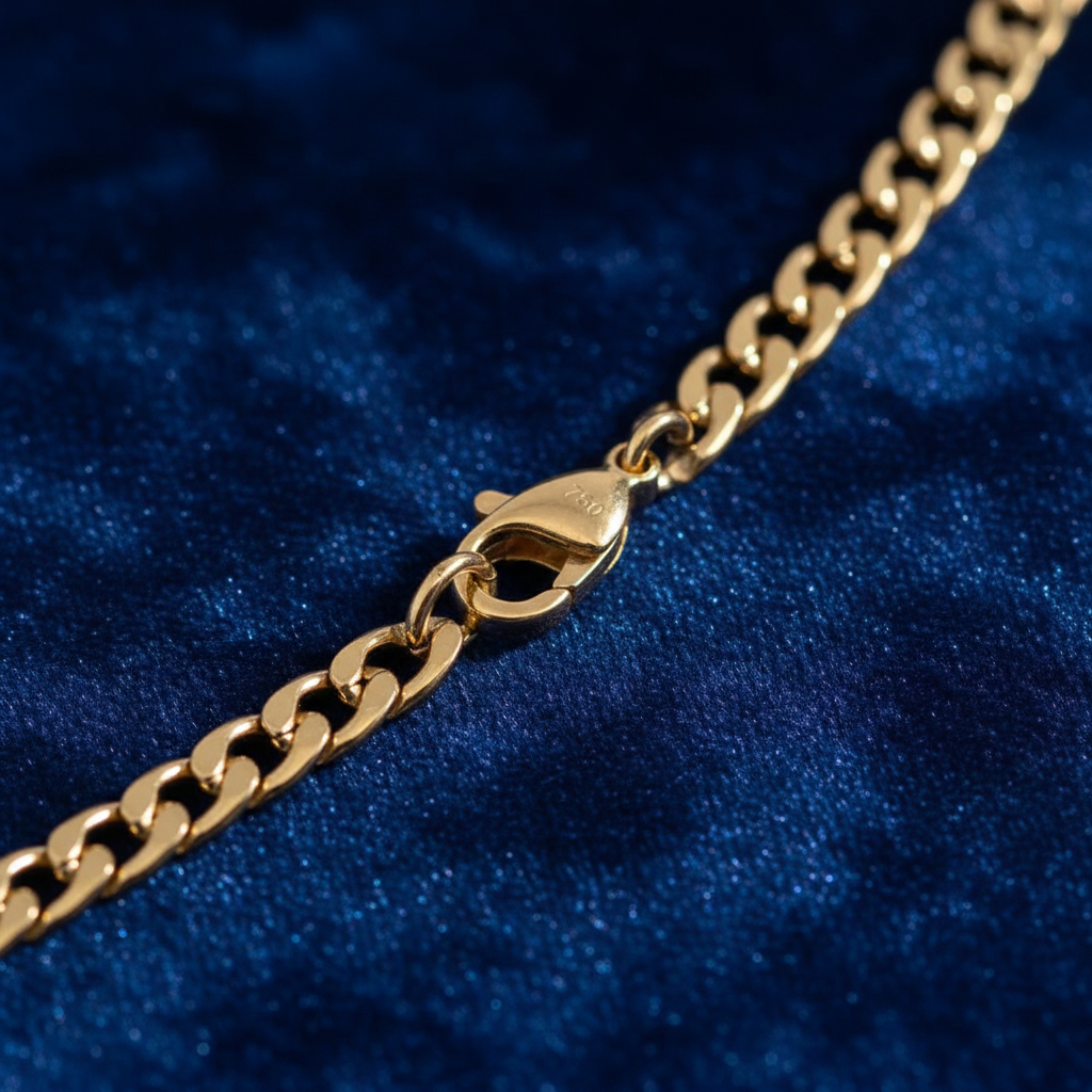 Cuban Chain Necklace Clasp Detail
